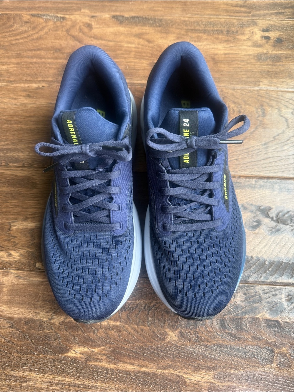 Brooks Men’s Adrenaline GTS 24 Supportive Running Shoe size 8